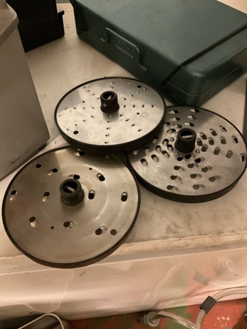 1046307-7 Poured CC-34 with 3 discs