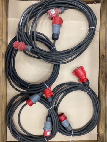 1072594-1 4st 3-fas förlängningskablar 32A