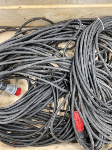 1072596-3 2 pcs 3-phase extension cables 16A