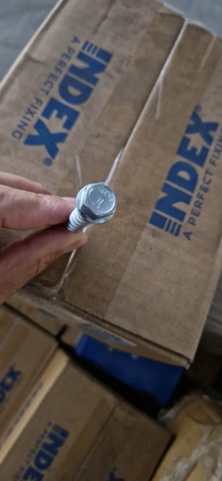 1072689-2 5 boxes Index concrete screw 8x70, tot 250 screw
