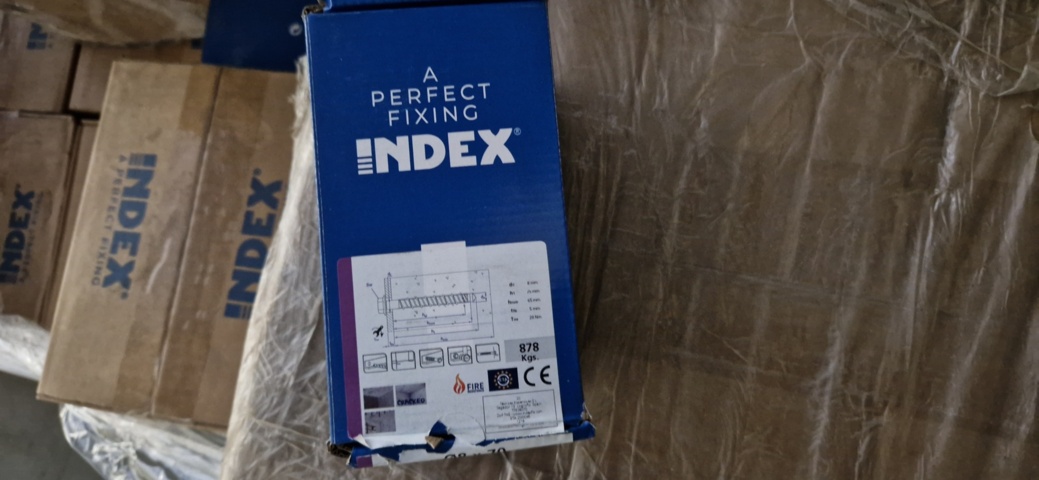 1072689-4 5 boxes Index concrete screw 8x70, tot 250 screw