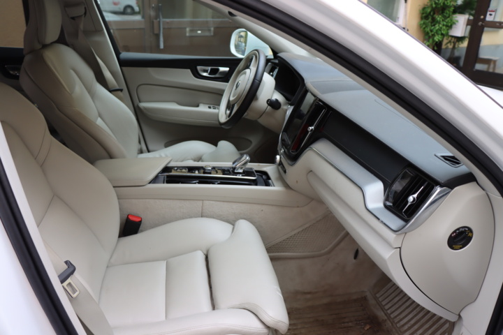 594507-31 Volvo XC60 B4 AWD Geartronic 2020 Inscription