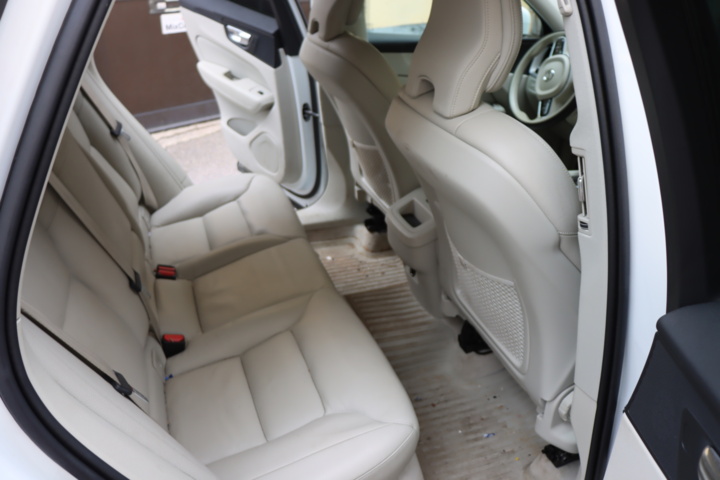 594507-37 Volvo XC60 B4 AWD Geartronic 2020 Inscription