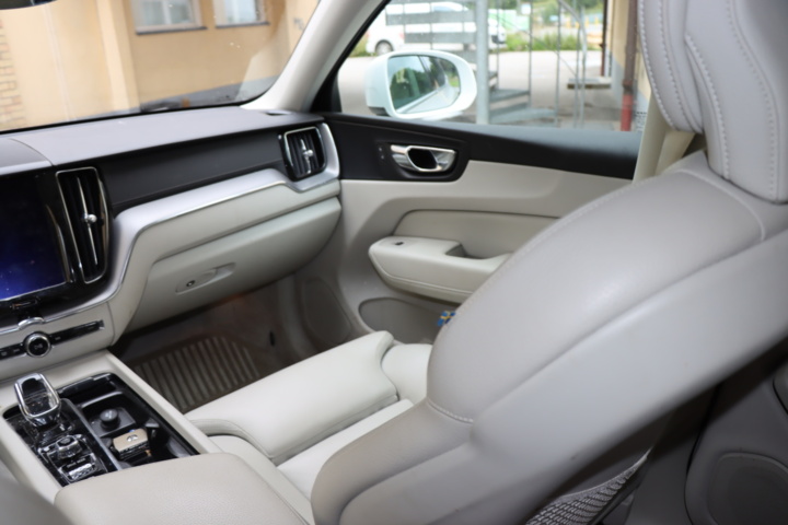 594507-41 Volvo XC60 B4 AWD Geartronic 2020 Inscription