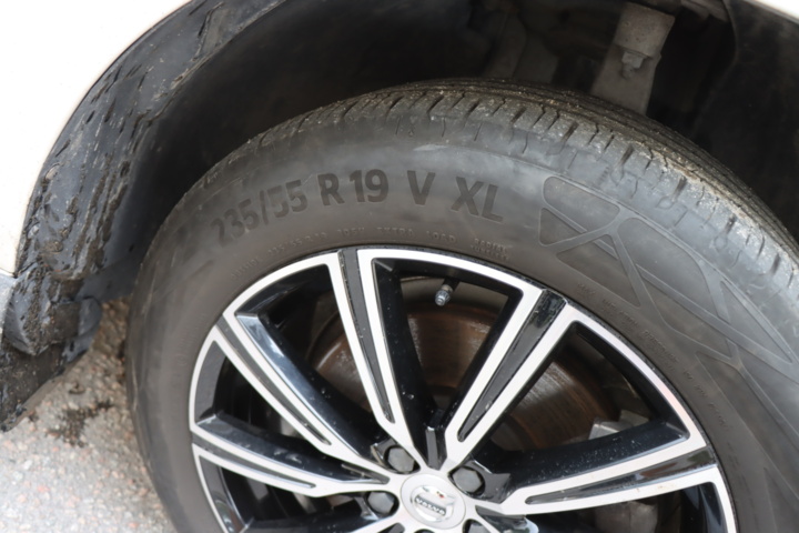 594507-48 Volvo XC60 B4 AWD Geartronic 2020 Inscription