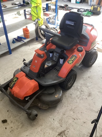 Åkgräsklippare Husqvarna, 367 gångtimmar - Units - Ledande på ...