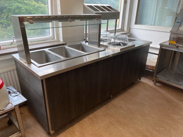 1051093-2 Hot buffet with plate holder