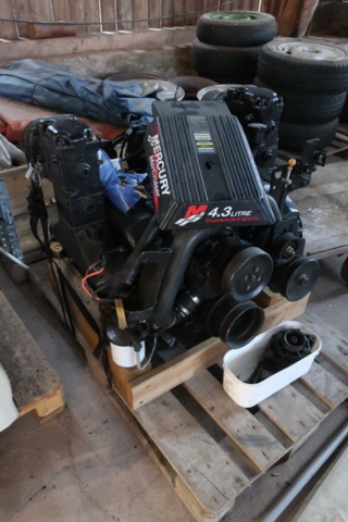 1073453-2 Boat engine, Mercruiser MCM 4.3L (repair item)