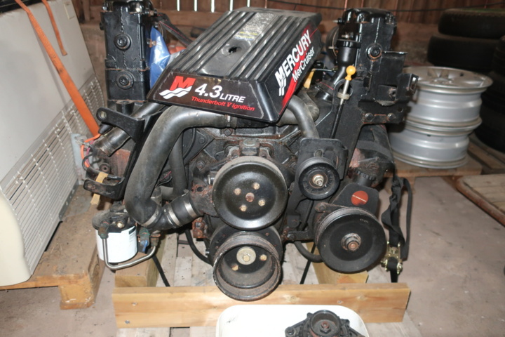 1073453-9 Boat engine, Mercruiser MCM 4.3L (repair item)