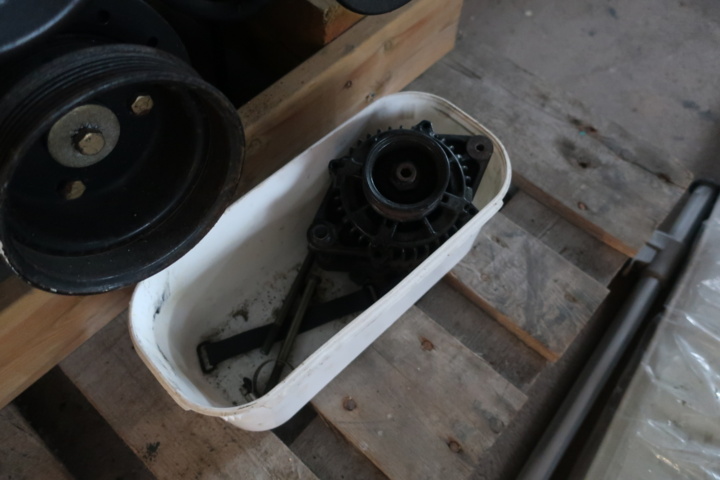 1073453-17 Boat engine, Mercruiser MCM 4.3L (repair item)