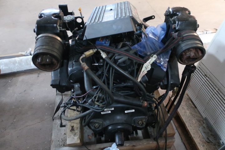 1073453-18 Boat engine, Mercruiser MCM 4.3L (repair item)