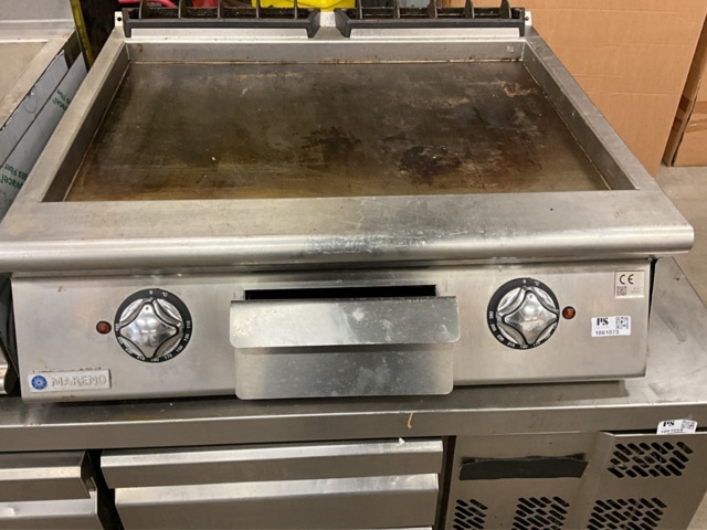 1061073-2 Mareno Grilling table