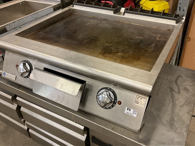 1061073-3 Mareno Grilling table
