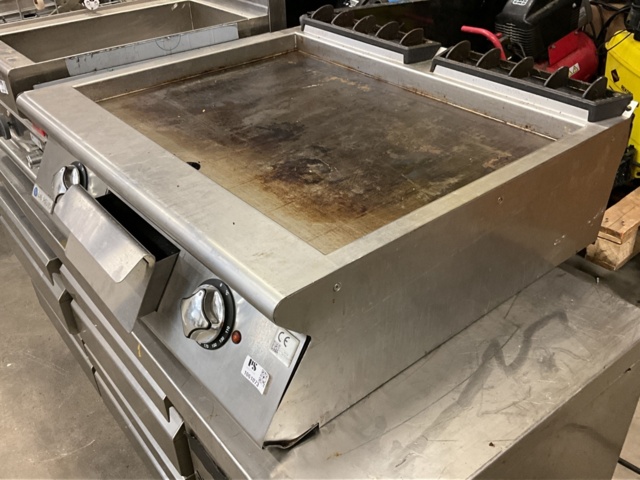 1061073-5 Mareno Grilling table