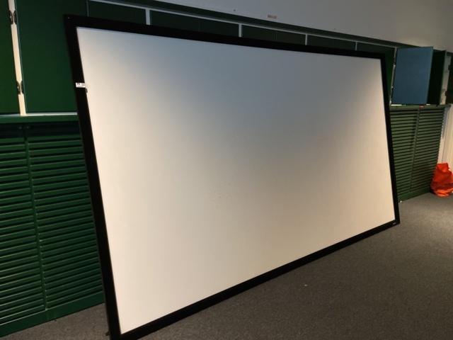 1060650-1 Projector screen
