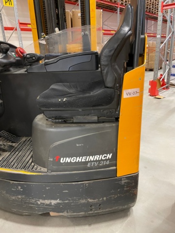 1049171-5 Reach truck Jungheinrich ETV 214 -2006