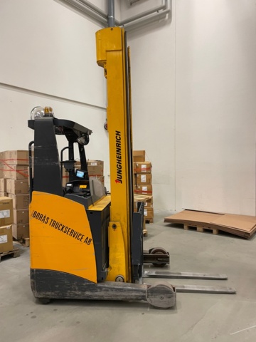 1049171-2 Reach truck Jungheinrich ETV 214 -2006