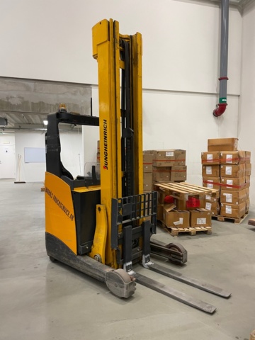1049171-1 Reach truck Jungheinrich ETV 214 -2006