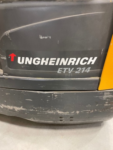 1049171-12 Reach truck Jungheinrich ETV 214 -2006