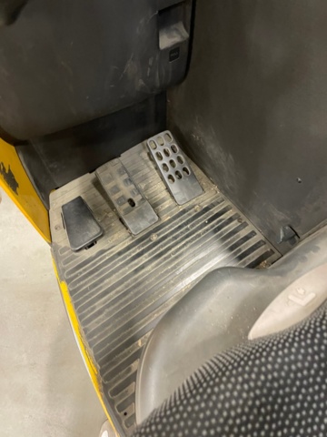 1049171-21 Reach truck Jungheinrich ETV 214 -2006