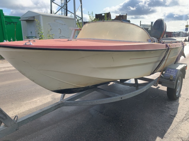 781055-12 Motorboat EMS 93 Sport with engine Mariner 60hp