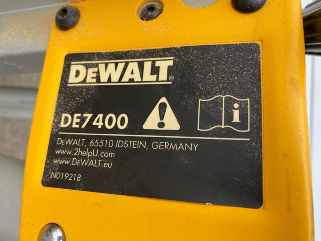 1073658-10 Table saw Dewalt DW745 with stand