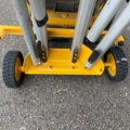 1073658-9 Table saw Dewalt DW745 with stand