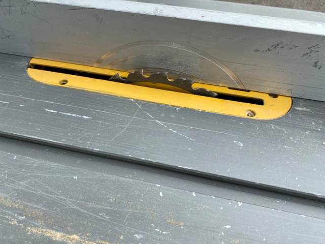 1073658-6 Table saw Dewalt DW745 with stand