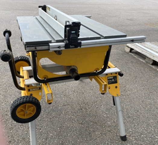 1073658-3 Table saw Dewalt DW745 with stand