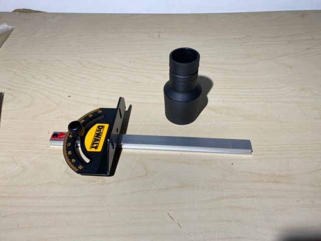1073658-11 Table saw Dewalt DW745 with stand