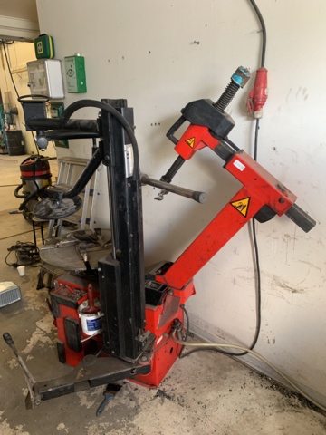 781056-3 Tire inverting machine GS Boxer MH320 -2004