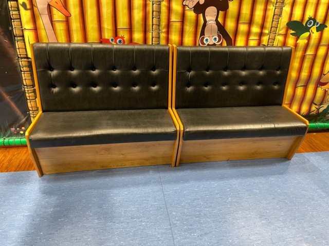 1073776-1 2 sofas