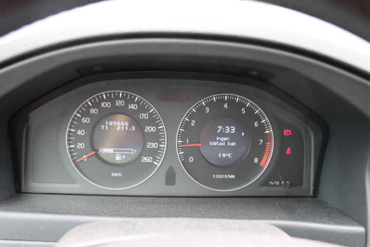 1047464-11 Volvo V70 2.0 Flexifuel - 2008