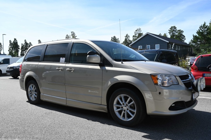 1073554-3 Dodge Grand Caravan 3.6 V6 Flex Fuel - 2013 (Wheelchair Adapted)