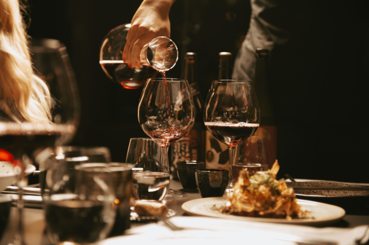 1074343-5 "The Lamp Luxe" for 2p at the award-winning boutique hotel The Lamp Hotel