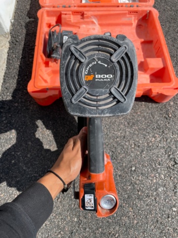 1075136-5 Spit Pulsa 800P+ Nail gun.