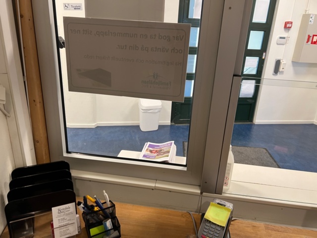 1052222-4 Electric reception hatch