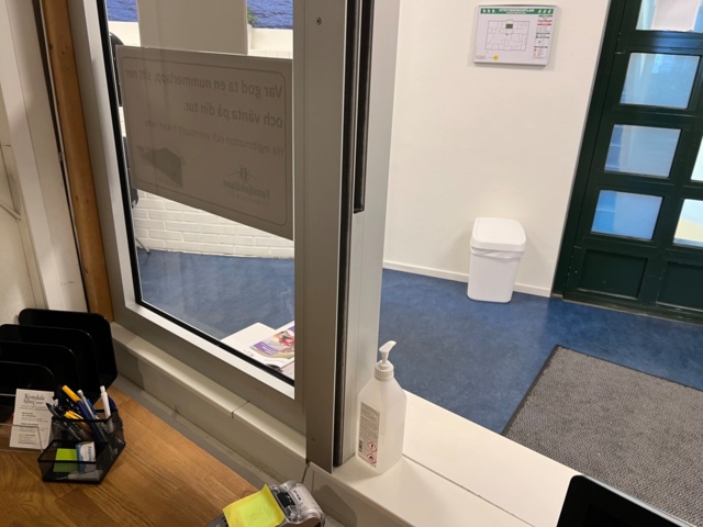 1052222-11 Electric reception hatch