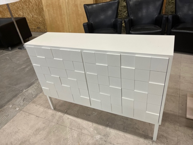 1061130-1 Förvaringsskåp A2