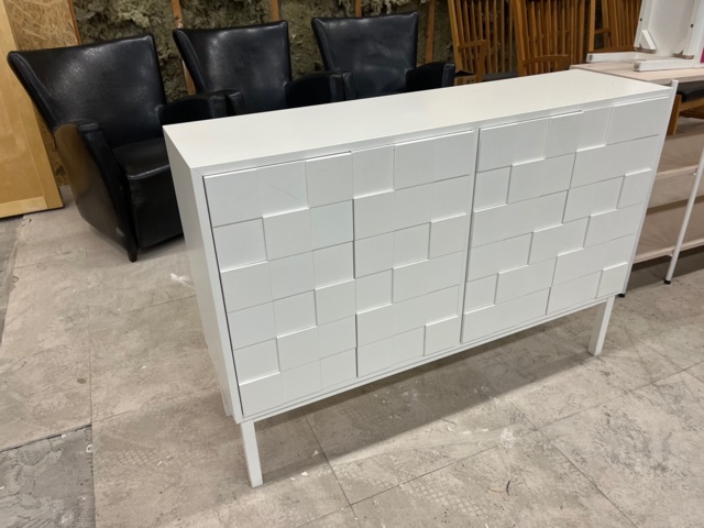 1061130-2 Förvaringsskåp A2