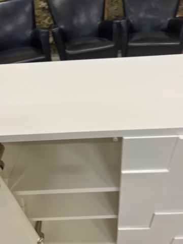 1061130-7 Förvaringsskåp A2