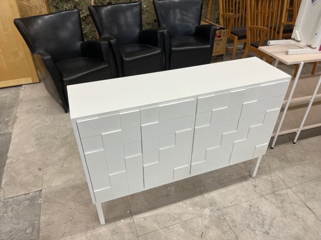 1061130-9 Förvaringsskåp A2