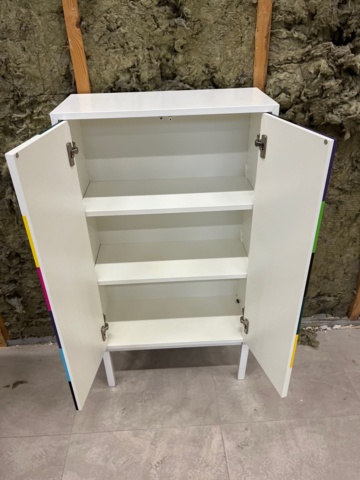 1061132-6 Designskåp A2