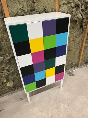 1061132-8 Designskåp A2