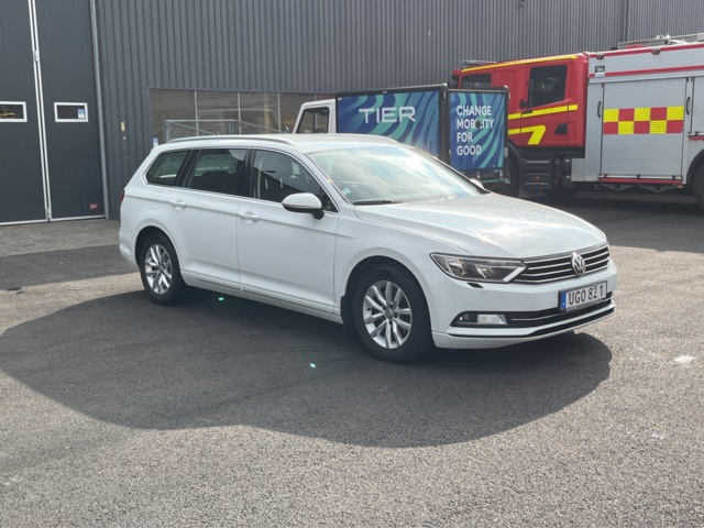 1051045-3 Volkswagen Passat Sports Combi 1.5 TSI - 2019