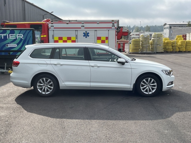 1051045-4 Volkswagen Passat Sports Combi 1.5 TSI - 2019
