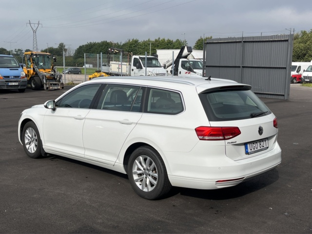 1051045-7 Volkswagen Passat Sports Combi 1.5 TSI - 2019
