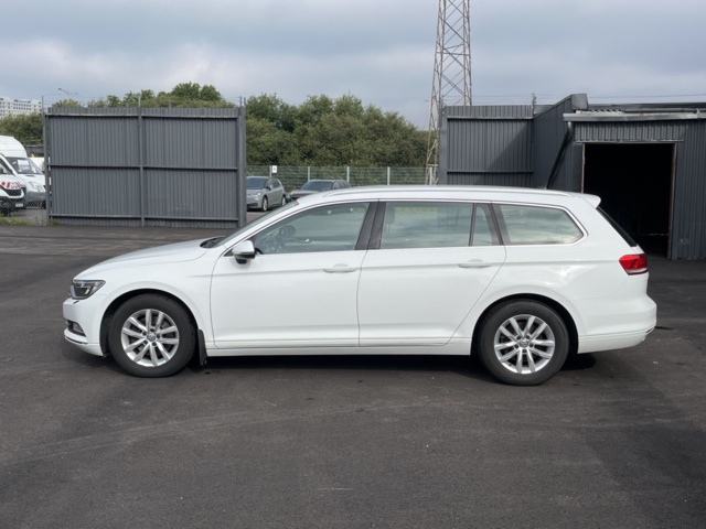 1051045-8 Volkswagen Passat Sports Combi 1.5 TSI - 2019