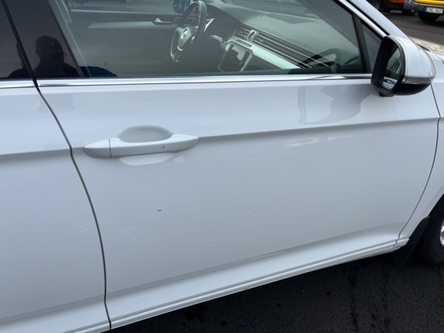 1051045-19 Volkswagen Passat Sports Combi 1.5 TSI - 2019