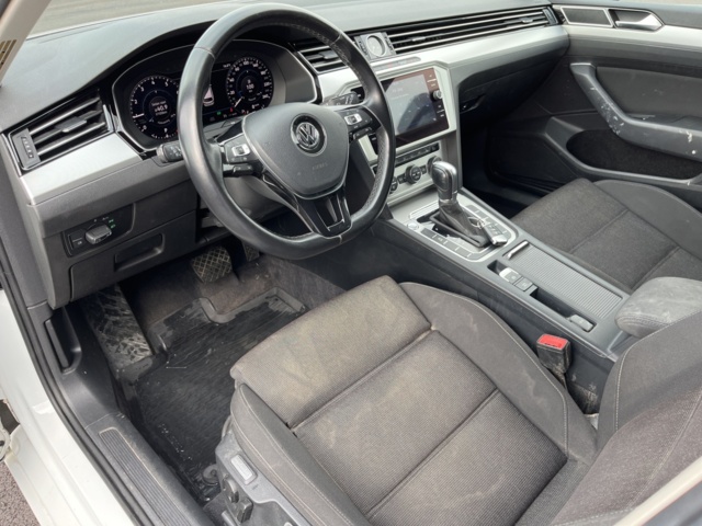 1051045-27 Volkswagen Passat Sports Combi 1.5 TSI - 2019